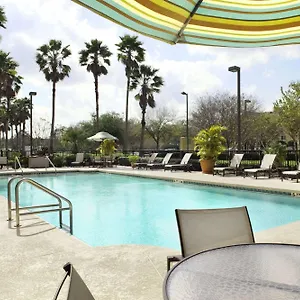 *** Hotel Embassy By Hilton Airport États-Unis